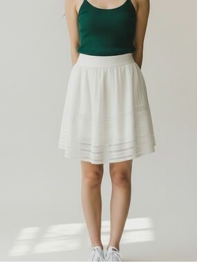 Ann Taylor cream lace trim boho  feminine mini skirt Size 6